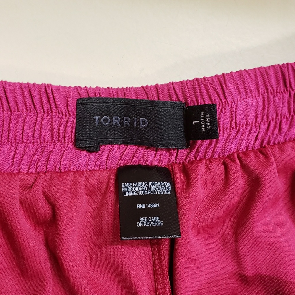 NWOT TORRID SHORTS SIZE 1x 2x - Picture 4 of 5